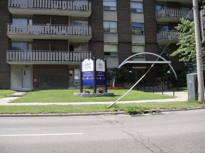 Albion Court Apartments | 542 Queenston Rd, Hamilton, ON L8K 1K3, Canada | Phone: (905) 560-6956