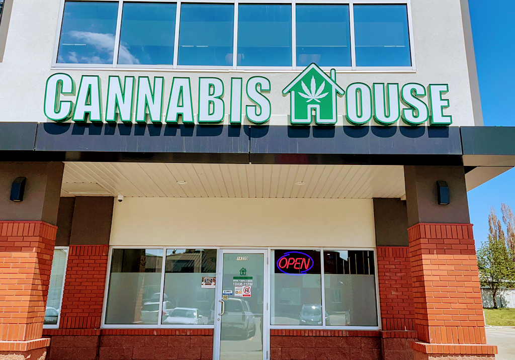 Cannabis House Hawkstone | 18320 Lessard Rd NW, Edmonton, AB T6M 2W8, Canada | Phone: (780) 250-5884