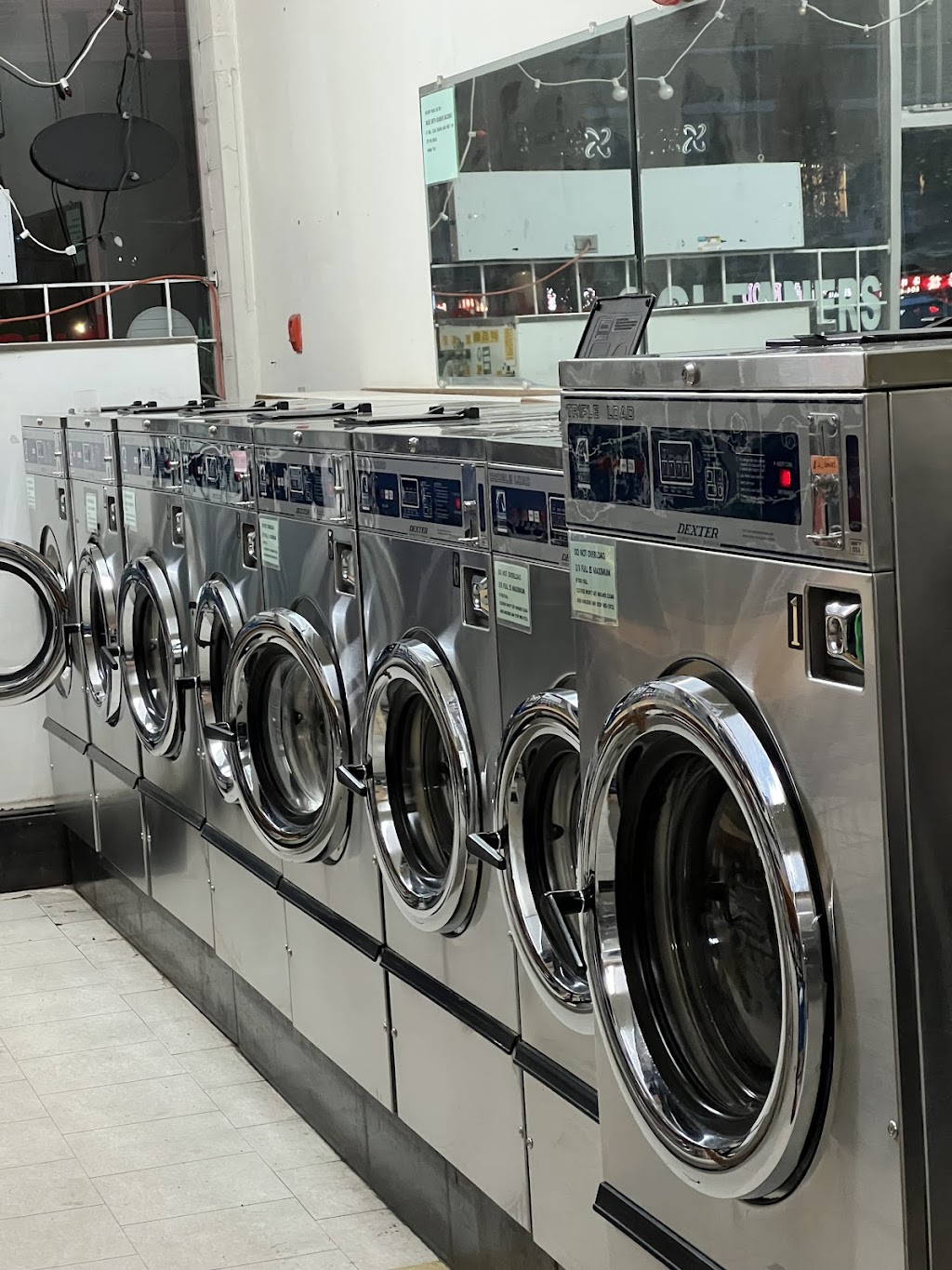 POCO Laundromat | 2827 Shaughnessy St, Port Coquitlam, BC V3C 3H1, Canada | Phone: (778) 285-0805