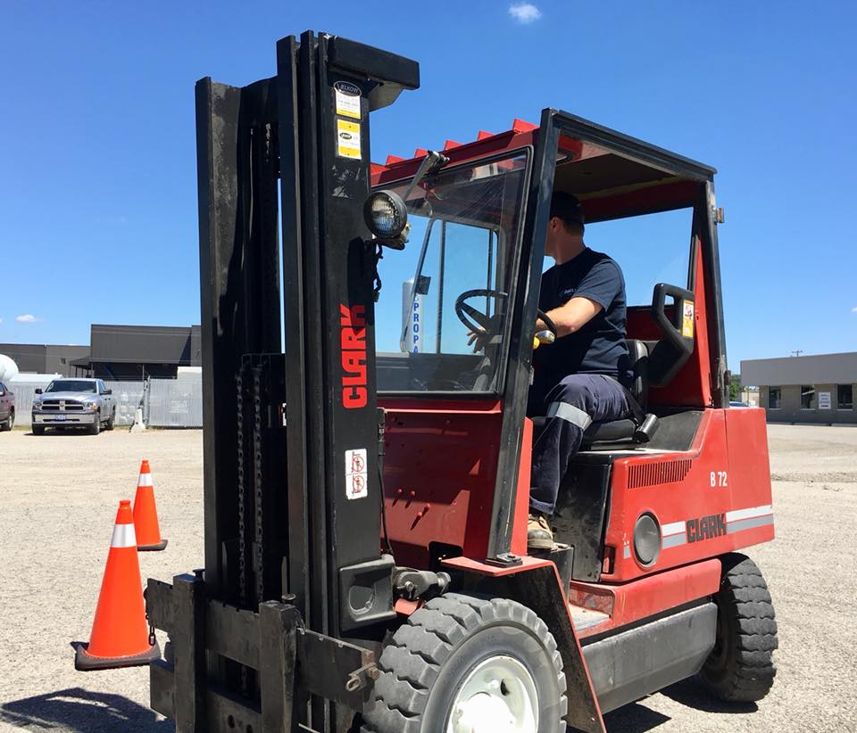 Velkow Lift Truck Service | 261 Tillson Ave Unit A, Tillsonburg, ON N4G 5X2, Canada | Phone: (519) 688-3995