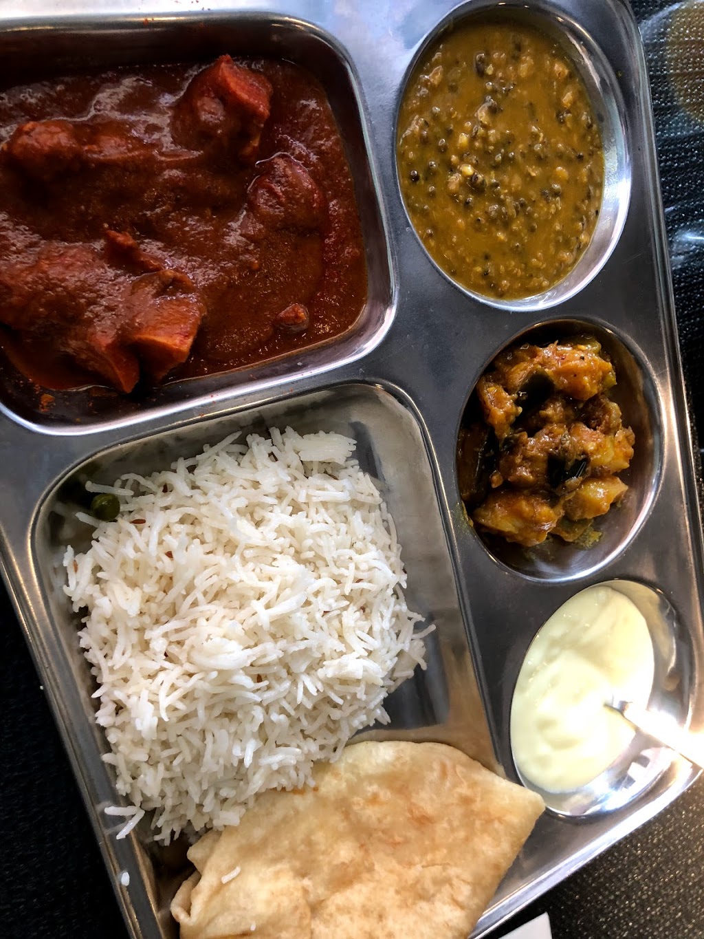 Bombay Cafe | 5 Municipal St, Guelph, ON N1G 1G8, Canada | Phone: (519) 837-3899