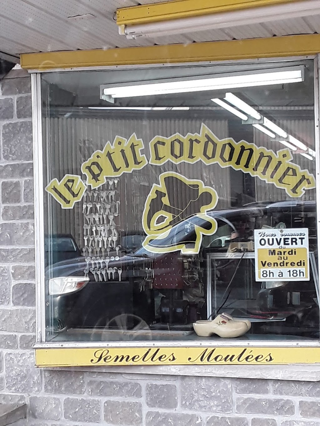 Cordonnier Petit (Le) | 682 Rue de Lanaudière, Joliette, QC J6E 3M7, Canada | Phone: (450) 753-5513