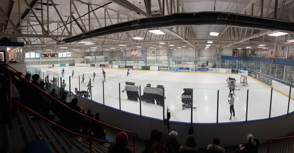 Larry Grossman Forest Hill Memorial Arena | 340 Chaplin Crescent, Toronto, ON M5N 2N3, Canada | Phone: (416) 488-1800