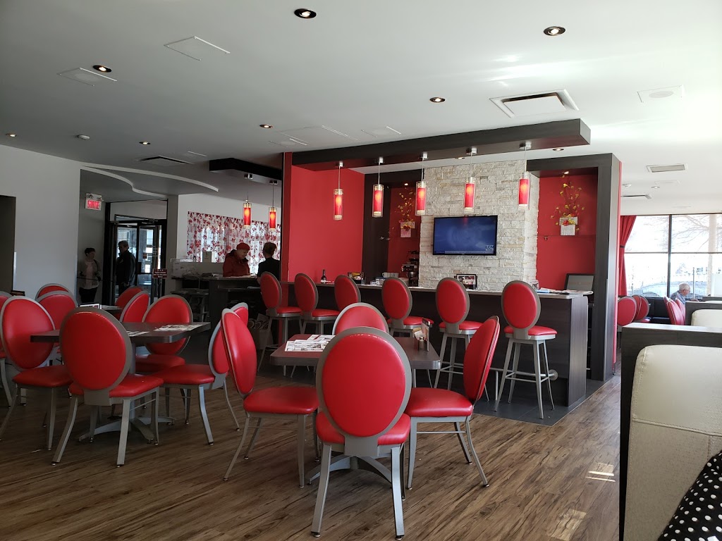 Restaurant à la Rive | 153 Rue Saint Louis, Montmagny, QC G5V 1N4, Canada | Phone: (418) 248-3494