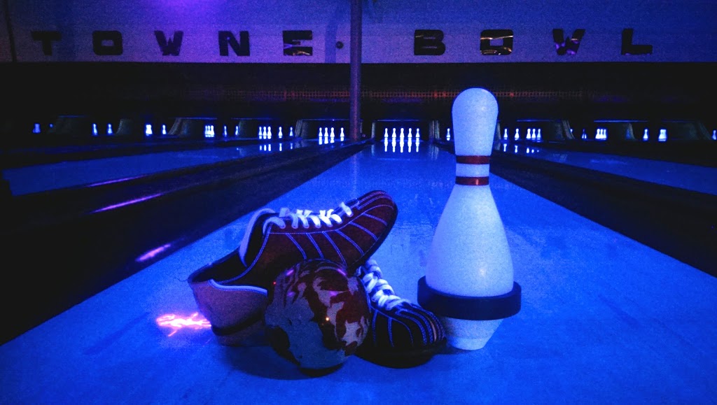 Towne Bowl | 11 Ottawa St N, Kitchener, ON N2H 3K1, Canada | Phone: (519) 744-9332