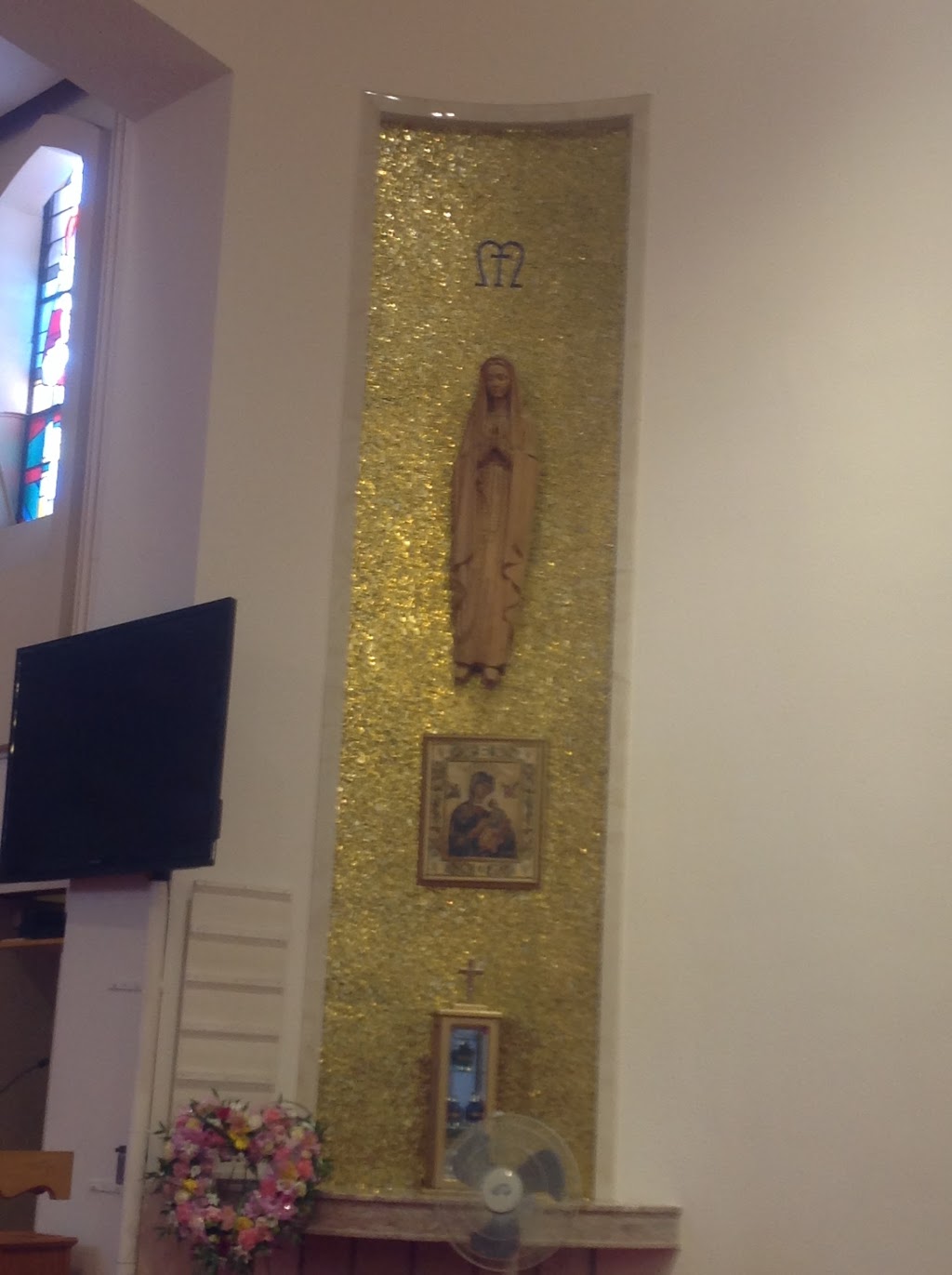 Most Blessed Sacrament Roman Catholic Church (Hamilton) | 305 E 37th St, Hamilton, ON L8V 4B5, Canada | Phone: (905) 385-3570