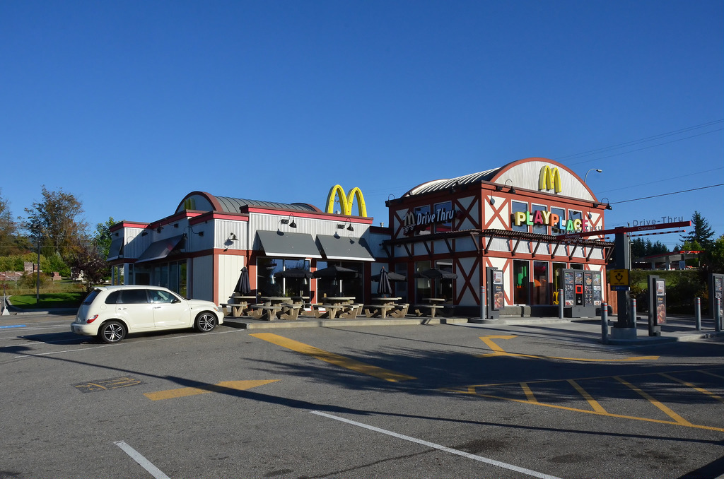 McDonalds | 3010 11 Ave NE, Salmon Arm, BC V1E 2S8, Canada | Phone: (250) 832-3919