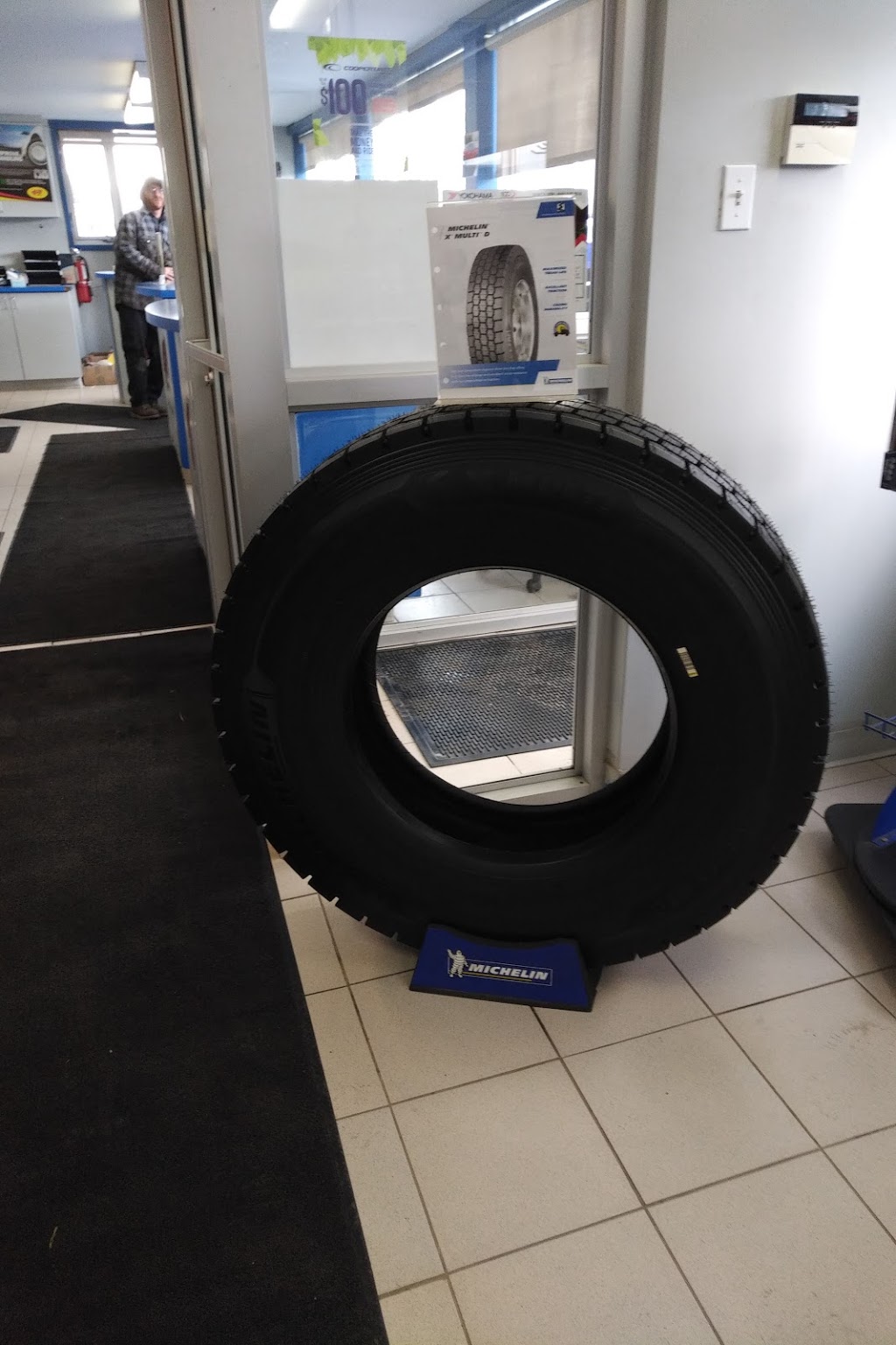 Frisby Tire & Truck Centre - Ottawa South | 1780 Queensdale Ave, Gloucester, ON K1T 1J8, Canada | Phone: (613) 521-4080