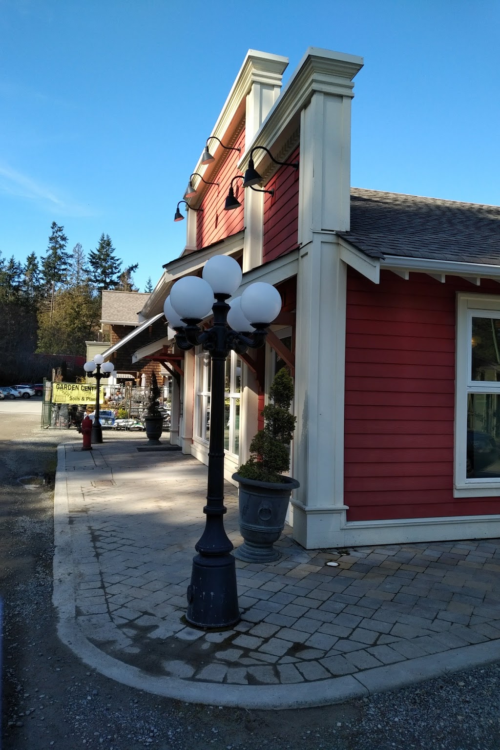 Salmonberry Inn | 9888 Canal Rd, Pender Island, BC V0N 2M3, Canada | Phone: (250) 629-6774