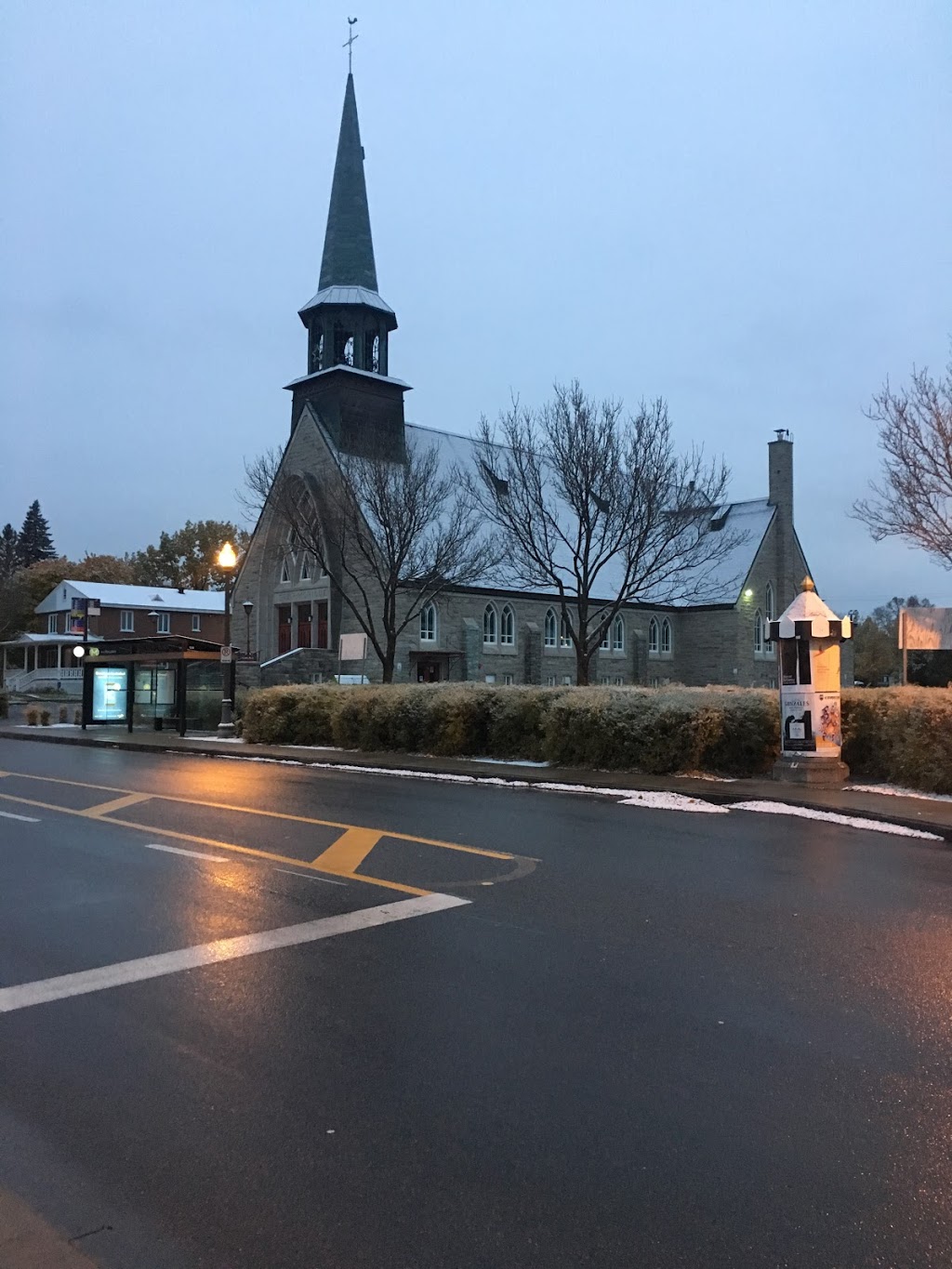 Église Ste-Monique | 2960 Boulevard Masson, Québec, QC G1P 1J6, Canada | Phone: (418) 871-8898