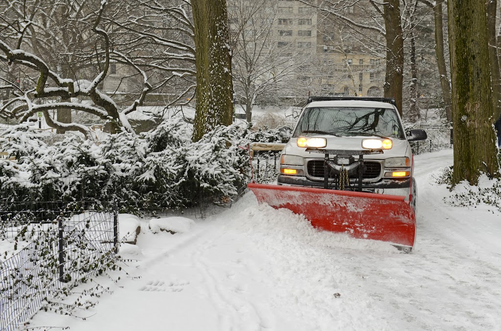 Tonys Snow Removal | 37 Guardsman Rd, Thornhill, ON L3T 6L2, Canada | Phone: (647) 889-2852