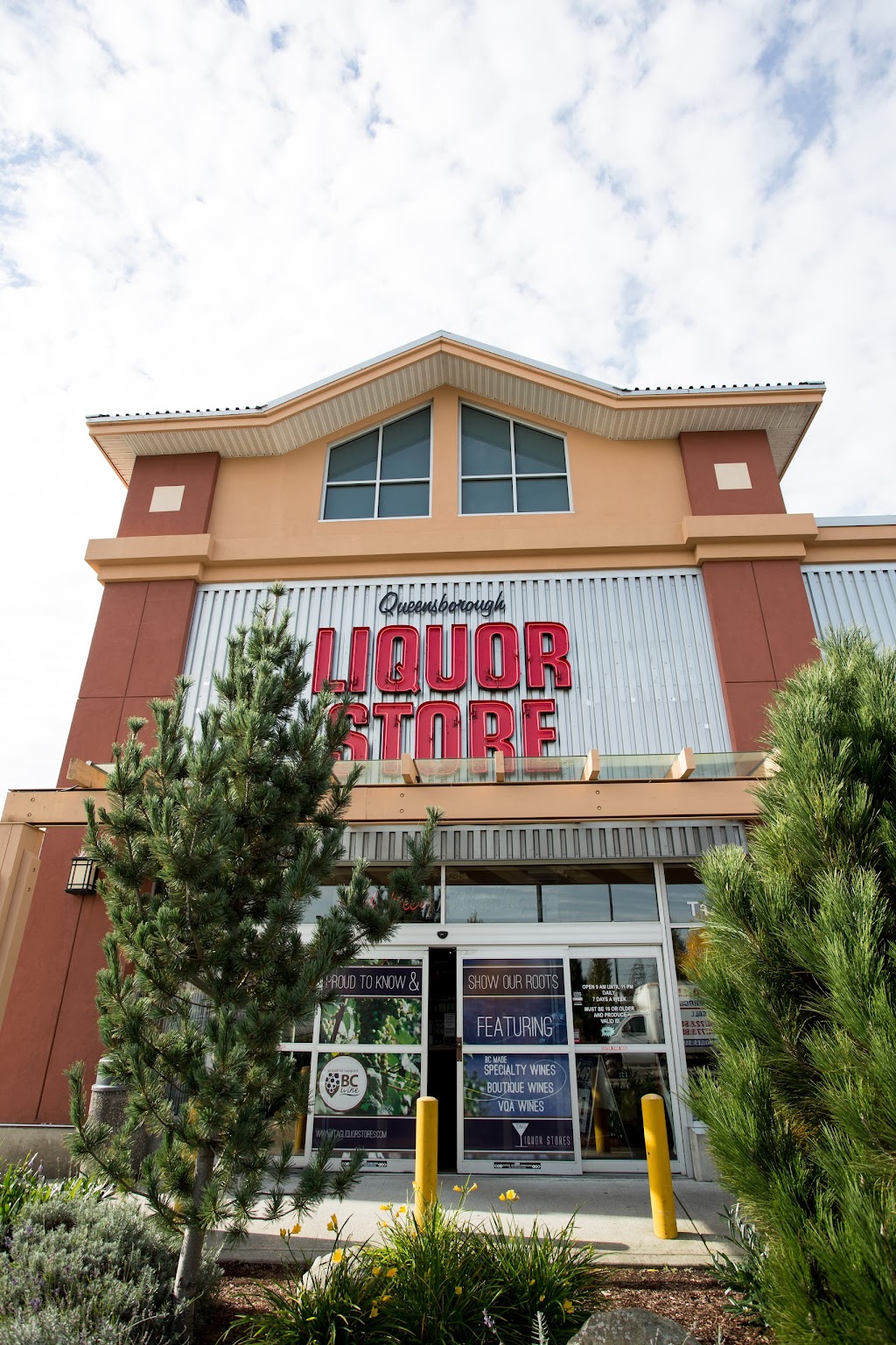 Queensborough Landing Liquor Store | T -140, 805 Boyd St, New Westminster, BC V3M 5X2, Canada | Phone: (604) 521-3733