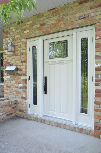 Voyageur Door And Window Ltd | 450 Rue Deschambault, Winnipeg, MB R2H 0K1, Canada | Phone: (204) 233-7607