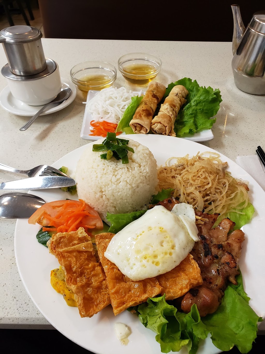 Pho Mi Viet Thai | 2354 Major MacKenzie Dr, Maple, ON L6A 1W2, Canada | Phone: (905) 417-5284