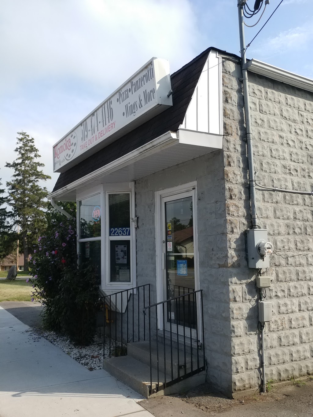 Komoka Pizza & Subs | 22637 Komoka Rd, Komoka, ON N0L 1R0, Canada | Phone: (519) 474-4146