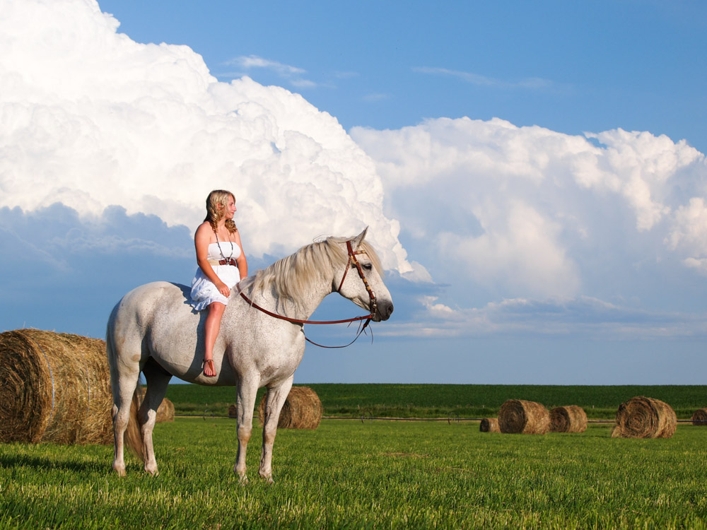 Photography by Sarah Underwood | Bray Pl, Kamloops, BC V2B, Canada | Phone: (250) 572-7255