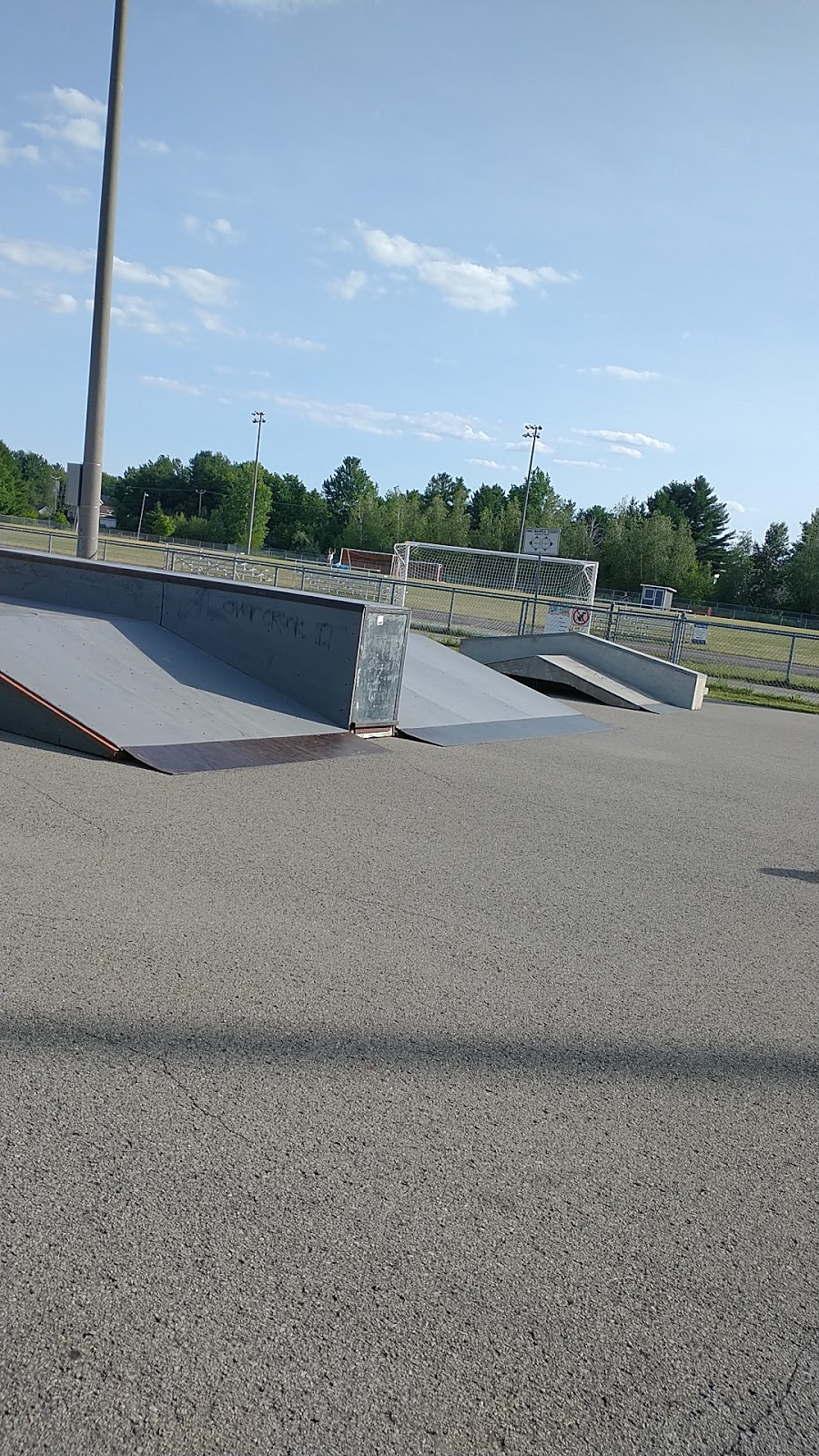 Skatepark (été) | 943 Rue de la Mairie, Blainville, QC J7C 5W2, Canada | Phone: (450) 434-8225