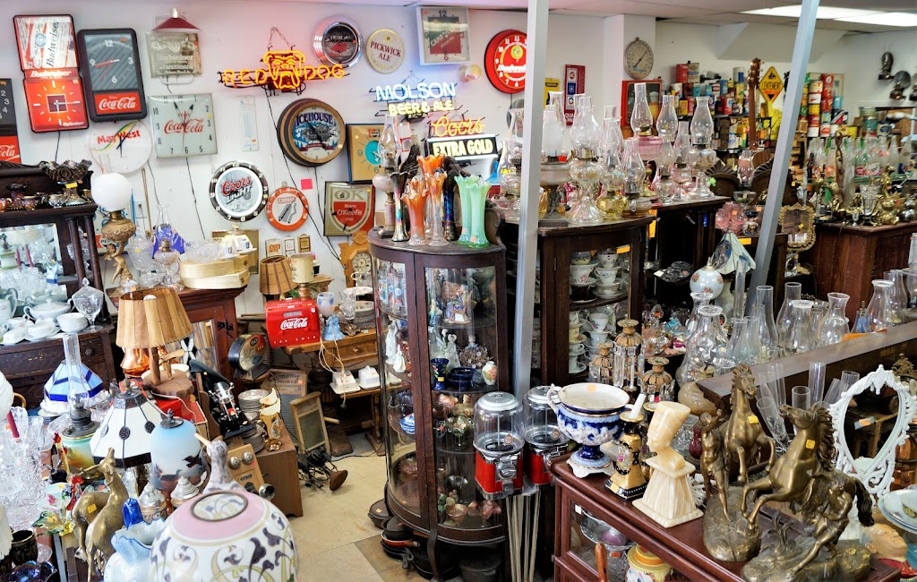 Antique Drummond | 445 Rue Lindsay, Drummondville, QC J2B 1G9, Canada | Phone: (819) 857-0180