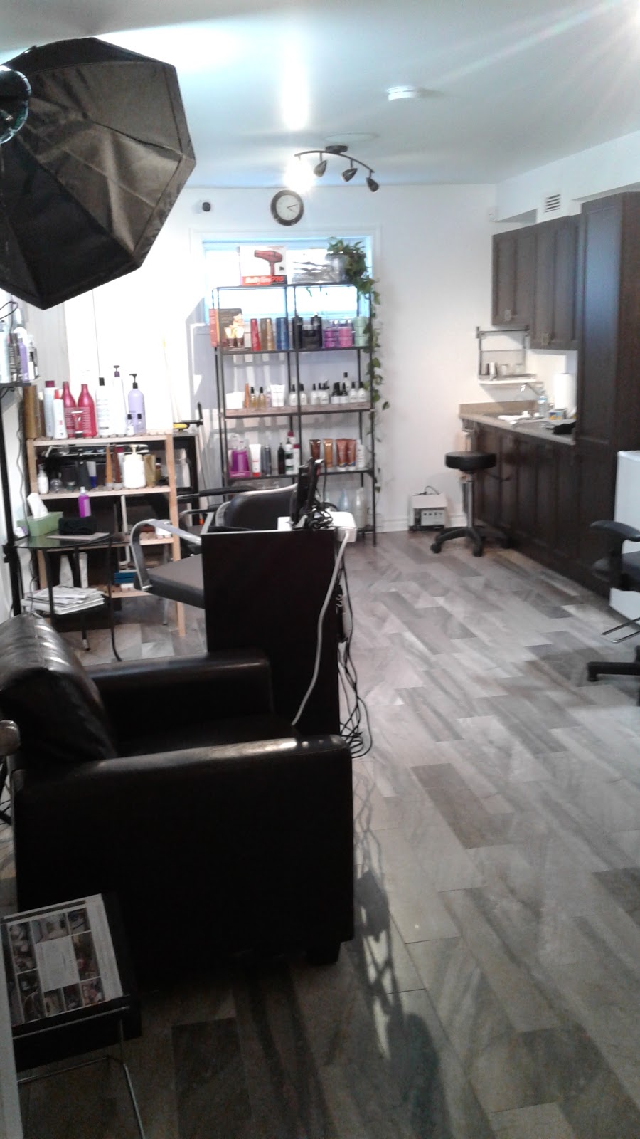 Salon de beauté joly | 8244 Rue Tristan, Laval, QC H7A 1E1, Canada | Phone: (514) 836-3233