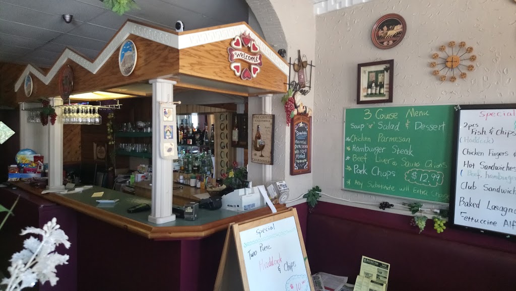Bravo Family Restaurant & Dining Lounge | 495 King St E, Gananoque, ON K7G 1G9, Canada | Phone: (613) 382-2163