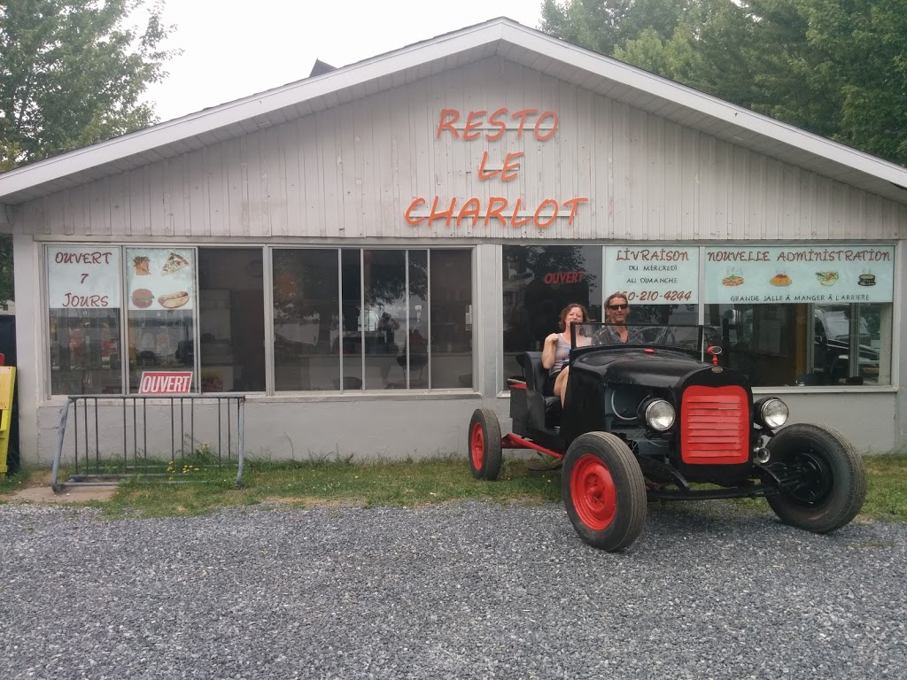 Resto Le Charlot | 96 QC-202, Venise-en-Québec, QC J0J 2K0, Canada | Phone: (450) 210-4244