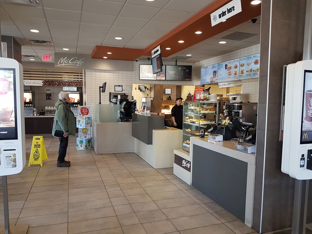 McDonalds | 2170 Montreal Rd, Ottawa, ON K1J 1G4, Canada | Phone: (613) 741-8578