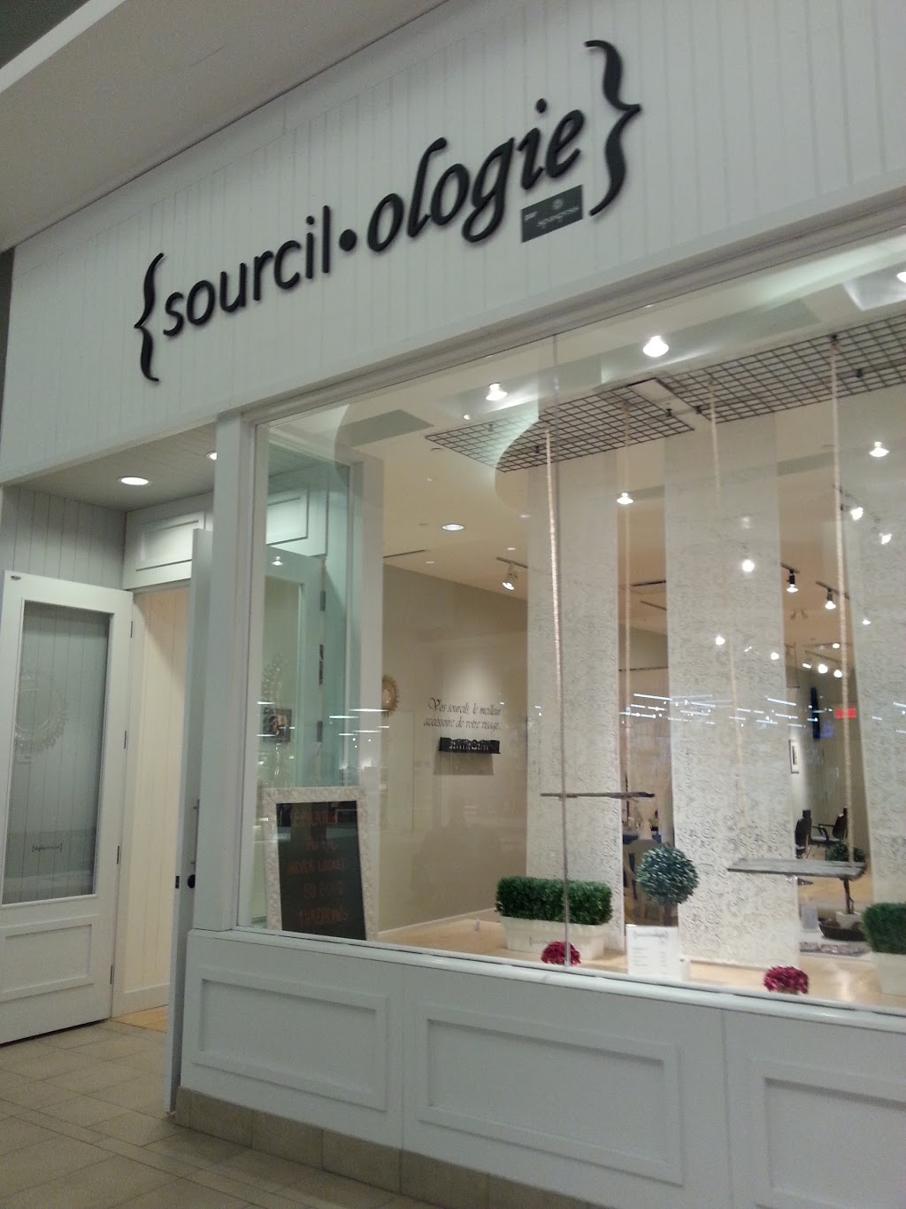 sourcilologie | 1465 Blvd. Saint-Martin O, Laval, QC H7S 1N1, Canada | Phone: (450) 490-4100