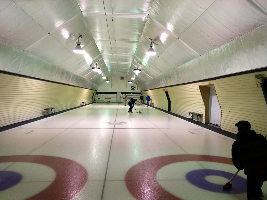 Sutton Curling Club | 26 Rue Pleasant, Sutton, QC J0E 2K0, Canada | Phone: (450) 538-3226