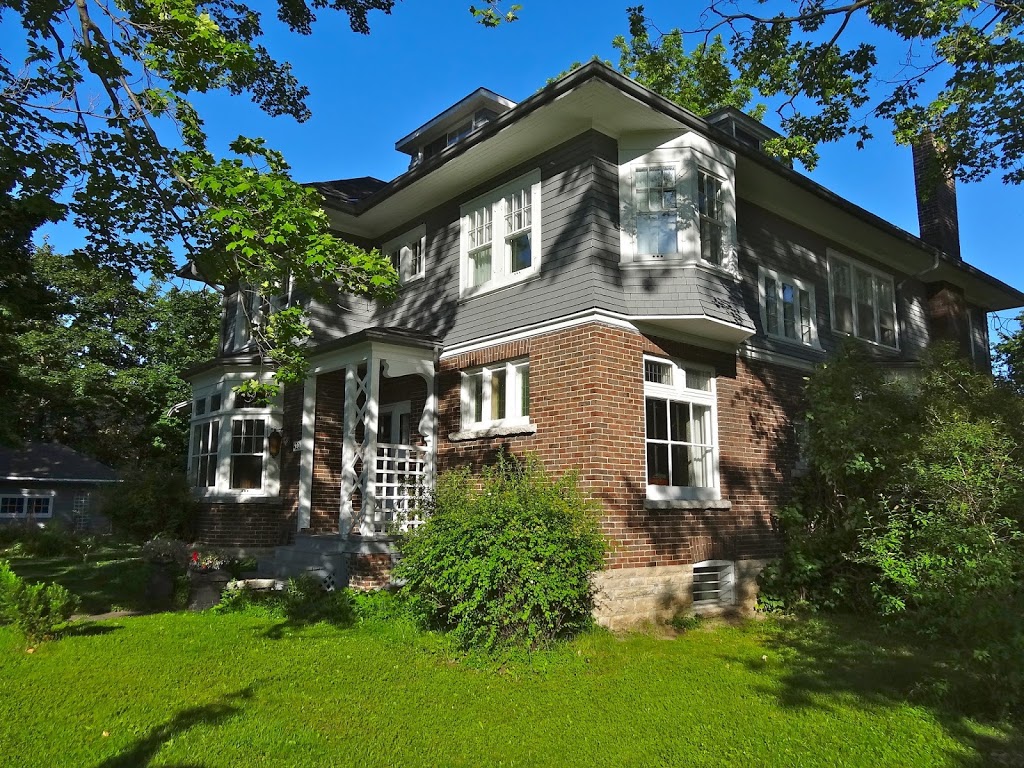 The Captains House Bed and Breakfast | 423 Hugel Avenue, Midland, ON L4R 1V2, Canada | Phone: (705) 245-3555