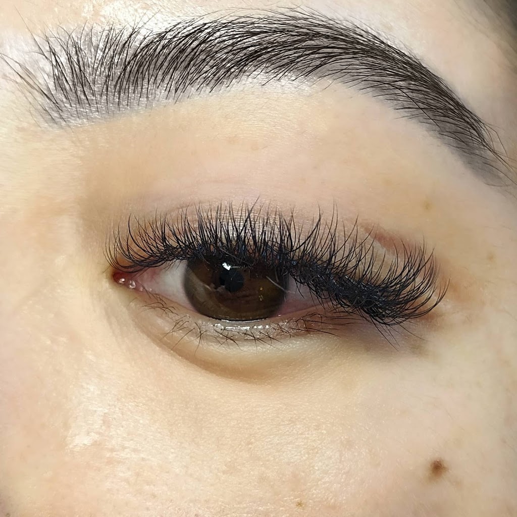 lash + lily | 6628 Granville St, Vancouver, BC V6P 4X2, Canada | Phone: (778) 822-1007