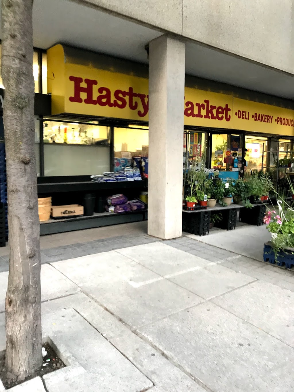 Hasty Market | 133 Redpath Ave, Toronto, ON M4P 2K5, Canada | Phone: (416) 481-4553