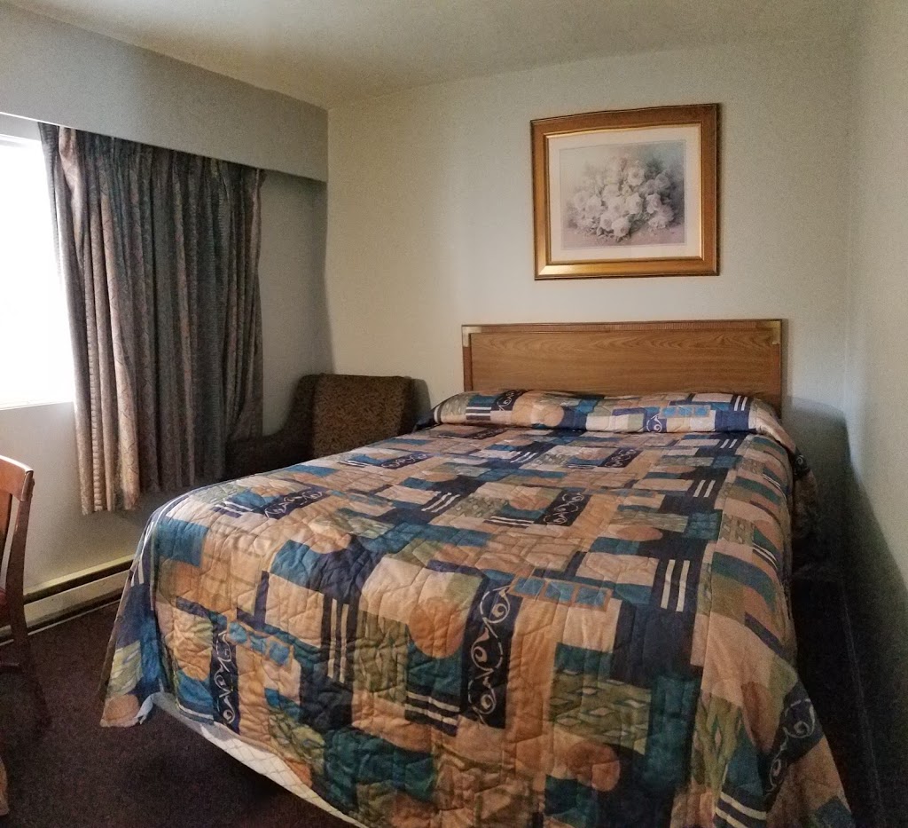 Skylite Motel | 459 Island Hwy E, Parksville, BC V9P 2G5, Canada | Phone: (250) 248-4271