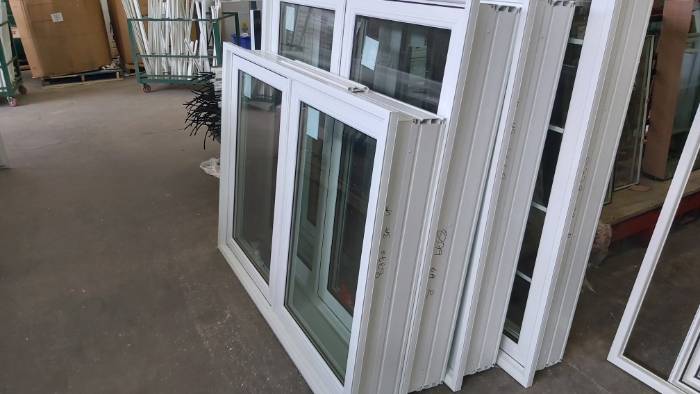 Brampton vinyl windows | 9 Grovewood Dr, Brampton, ON L7A 3V3, Canada | Phone: (416) 727-2104