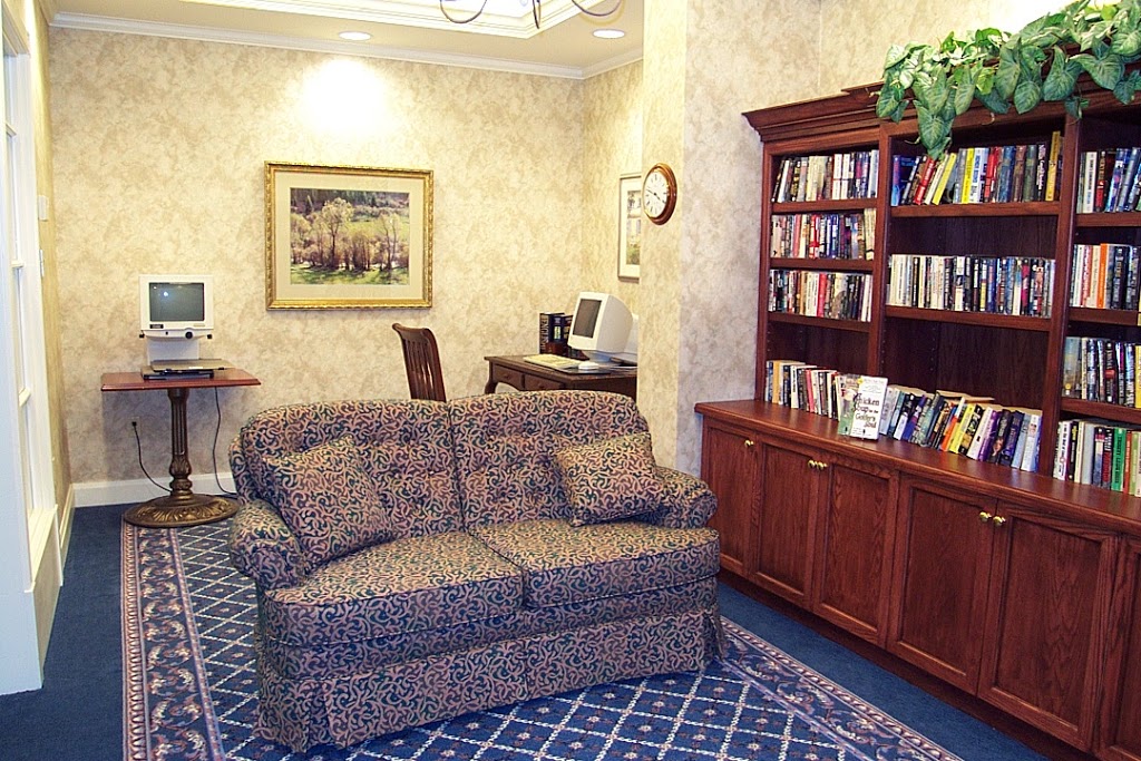 Revera Churchill Place Retirement Residence | 345 Church St, Oakville, ON L6J 7G4, Canada | Phone: (905) 338-3311