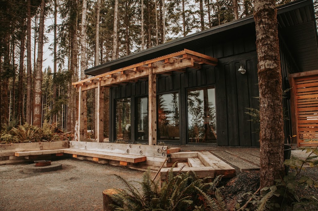 “The Surf” cabin walk to the beach | 3612 Petrel Dr, Jordan River, BC V9Z 1K2, Canada | Phone: (604) 779-8877