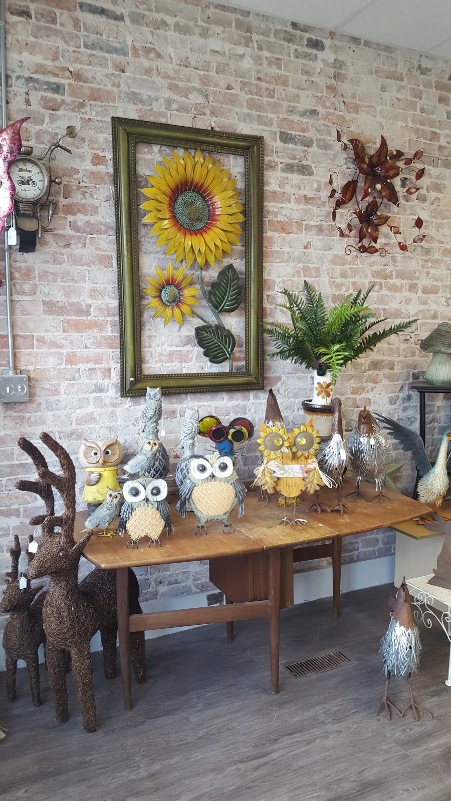 Green Things Garden Gift & Boutique Shop | 202 King St W, Prescott, ON K0E 1T0, Canada | Phone: (613) 925-5005