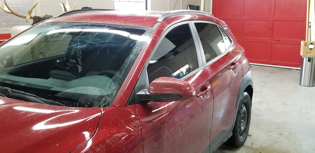 Wellington County Auto Glass | 9 Smith Ave, Guelph, ON N1E 5V4, Canada | Phone: (519) 265-6919