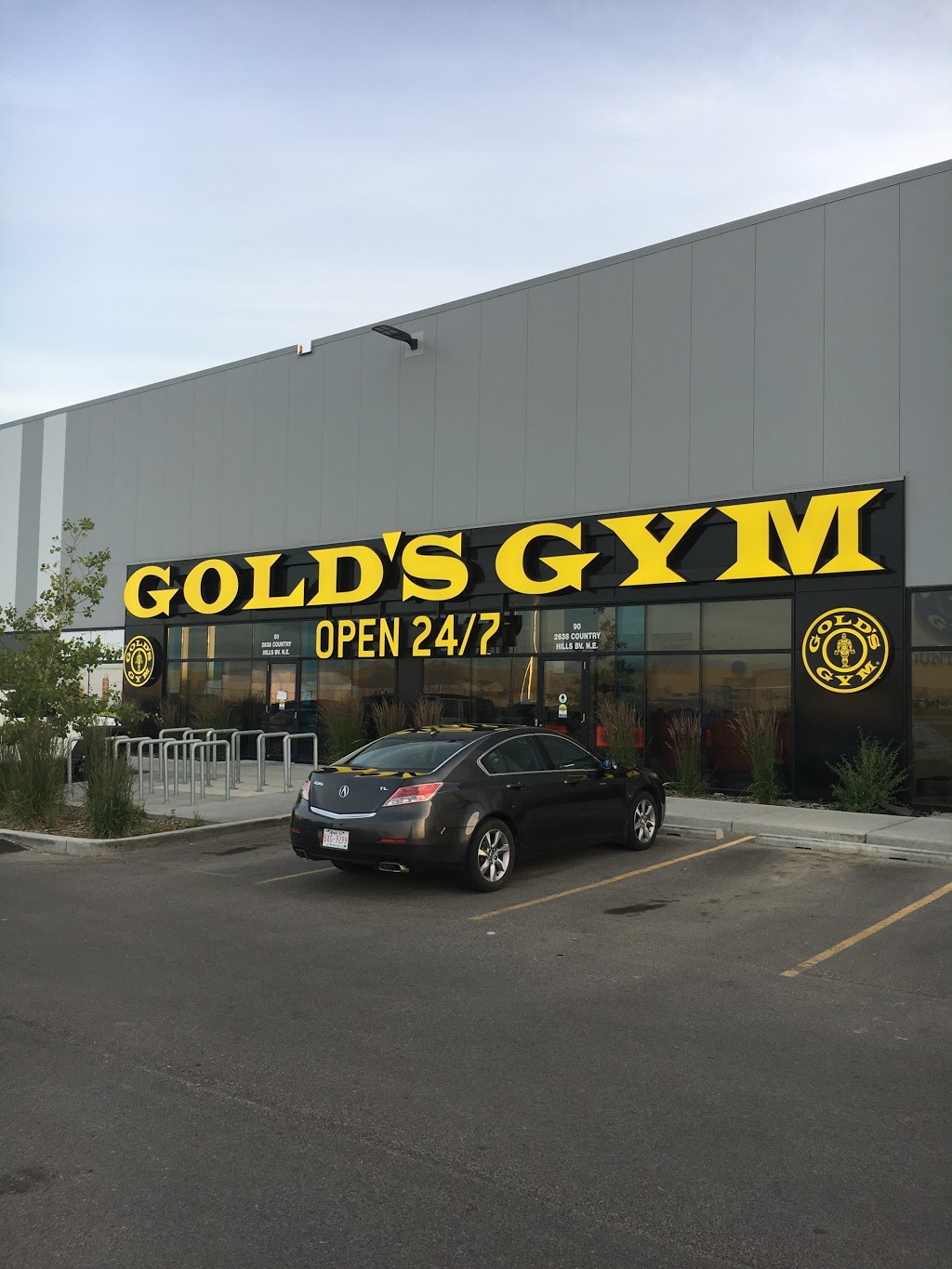 Golds Gym Calgary Country Hills | 2638 Country Hills Blvd NE, Calgary, AB T3N 1A3, Canada | Phone: (403) 300-4653