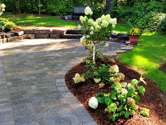 Four Seasons Landscaping PEC | 200 Scotts Mill Rd, Milford, ON K0K 2P0, Canada | Phone: (613) 476-5684