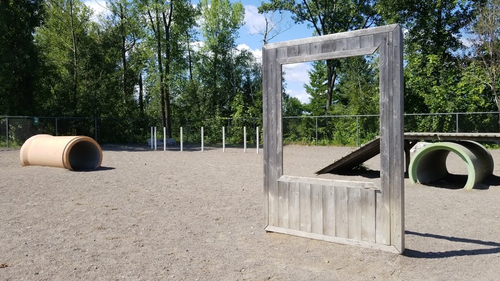 Parc Canin Côte-Saint-Louis | 122 Chemin de la Côte-Saint-Louis E, Blainville, QC J7C 5W1, Canada