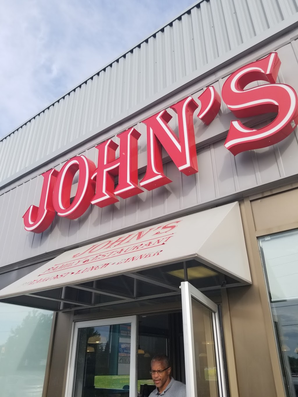 Johns Family Restaurant | 1 Fisherman Dr, Brampton, ON L7A 2X9, Canada | Phone: (905) 840-8888