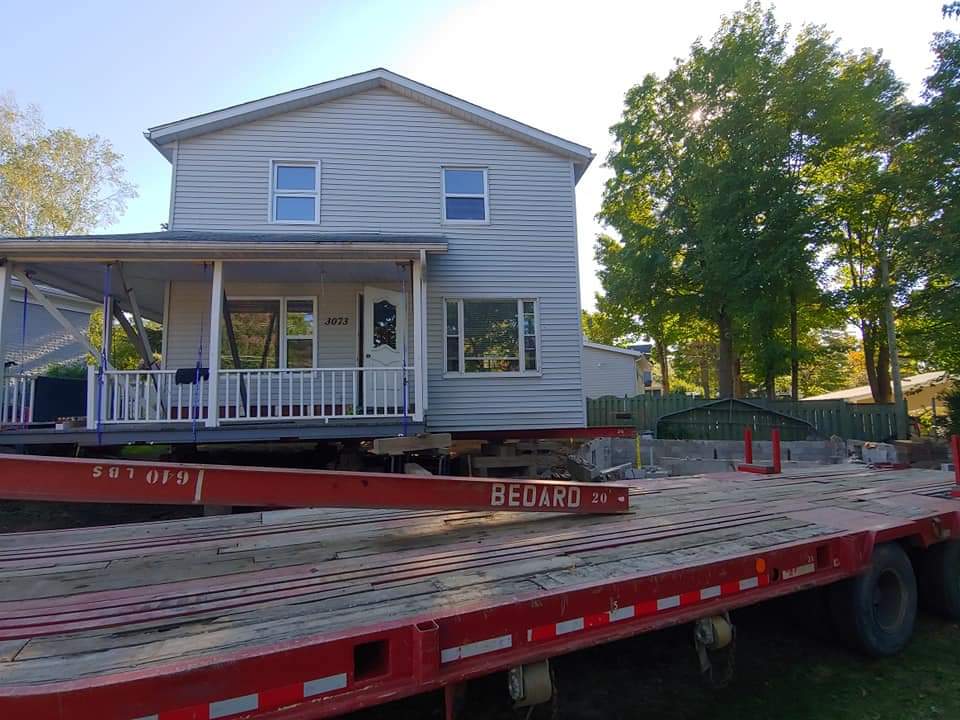 Yvon Bédard Transport et Levage de Maisons inc | 1485 Rte du Président Kennedy N, Sainte-Marie, QC G6E 3P1, Canada | Phone: (418) 387-2364