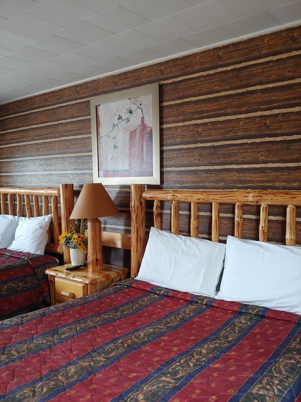 The Pine Crest Motel | 536 ON-17, Nipigon, ON P0T, Canada | Phone: (807) 887-2813