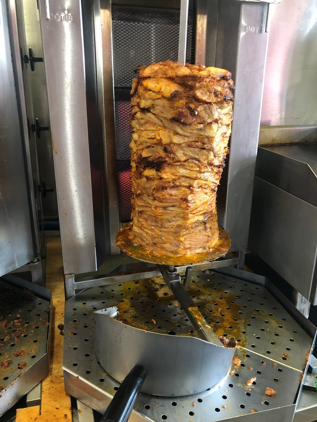 The shawarma corner | 256 Queen St S, Bolton, ON L7E 4T7, Canada | Phone: (647) 533-7818