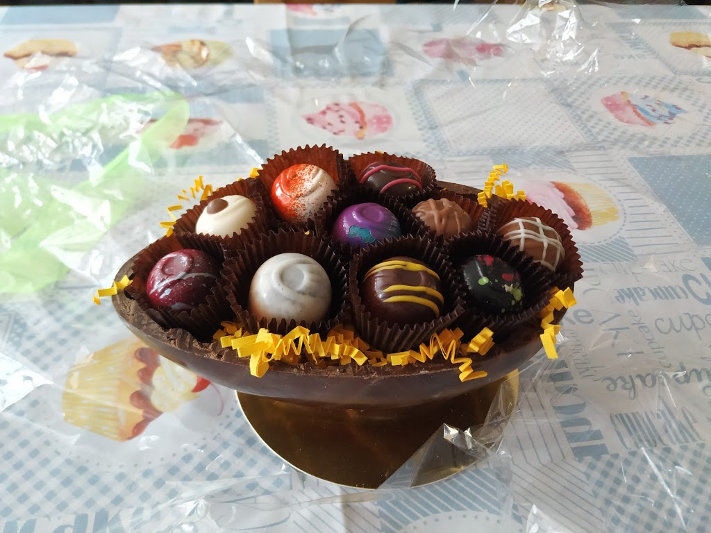 The Chocolate Messenger | 1645 Bayview Ave, East York, ON M4G 3C1, Canada | Phone: (416) 488-1414