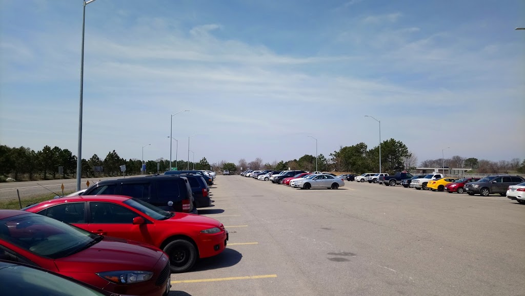 QEW - Victoria Ave Carpool Lot | 3218-3246 Marina Blvd, Vineland Station, ON L0R 2E0, Canada