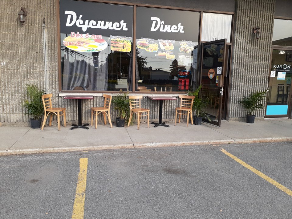 Dan Oeuf - Déjeuner & Dîner | 81 Boulevard Georges-Gagné S H, Delson, QC J5B 2E6, Canada | Phone: (450) 845-1995