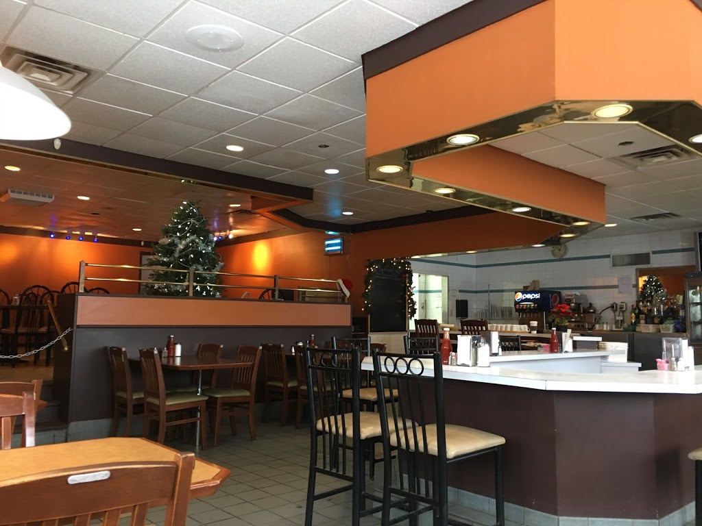 Angelos Restaurant & Bar | 2025 44, Spencerville, ON K0E 1X0, Canada | Phone: (613) 925-4507