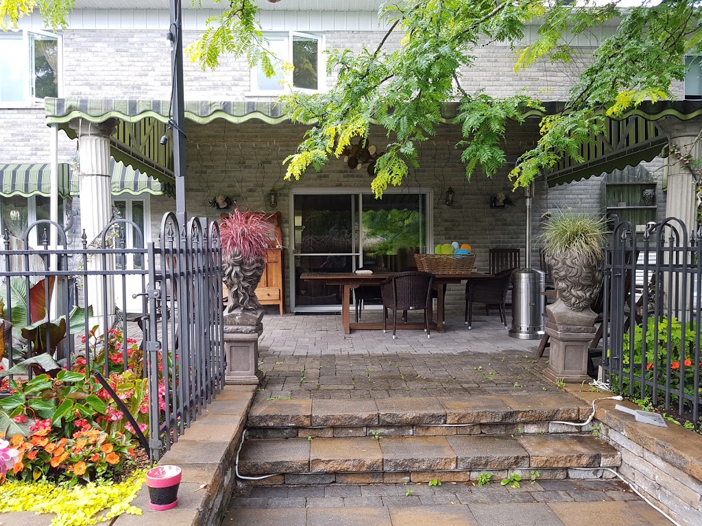 Gîte des Fleurs (le) | 2573 Boulevard Mercure, Saint-Nicéphore, QC J2A 1X7, Canada | Phone: (819) 478-7195