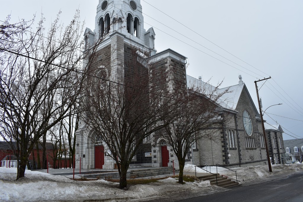 Église Saint-Jacques-le-Mineur-et Saint-Philippe de Noiseau | 369 Avenue de lÉglise, Saint-Vallier, QC G0R 4J0, Canada | Phone: (418) 884-3454